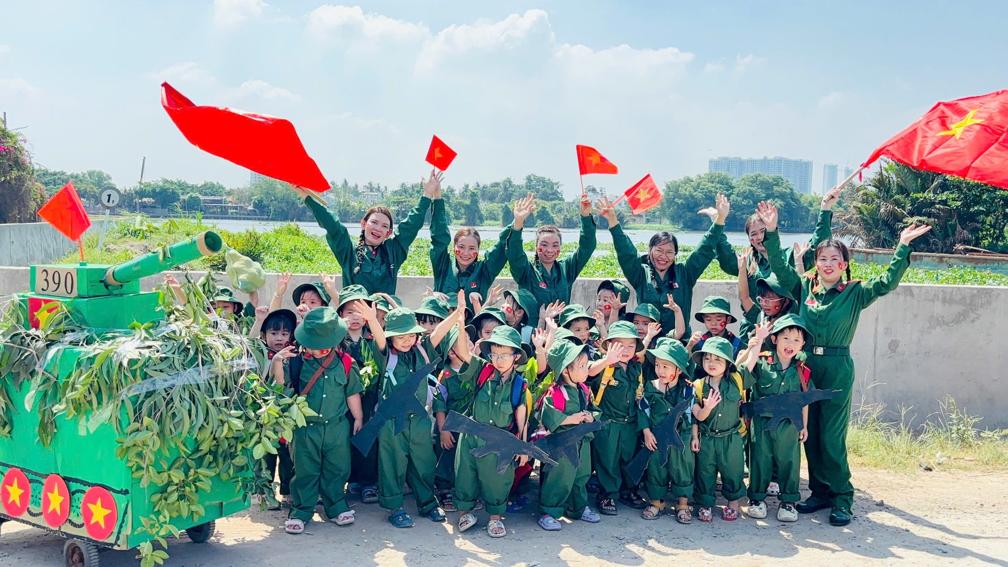 CHÀO MỪNG NGÀY GIẢI PHÓNG MIỀN NAM THỐNG NHẤT ĐẤT NƯỚC
